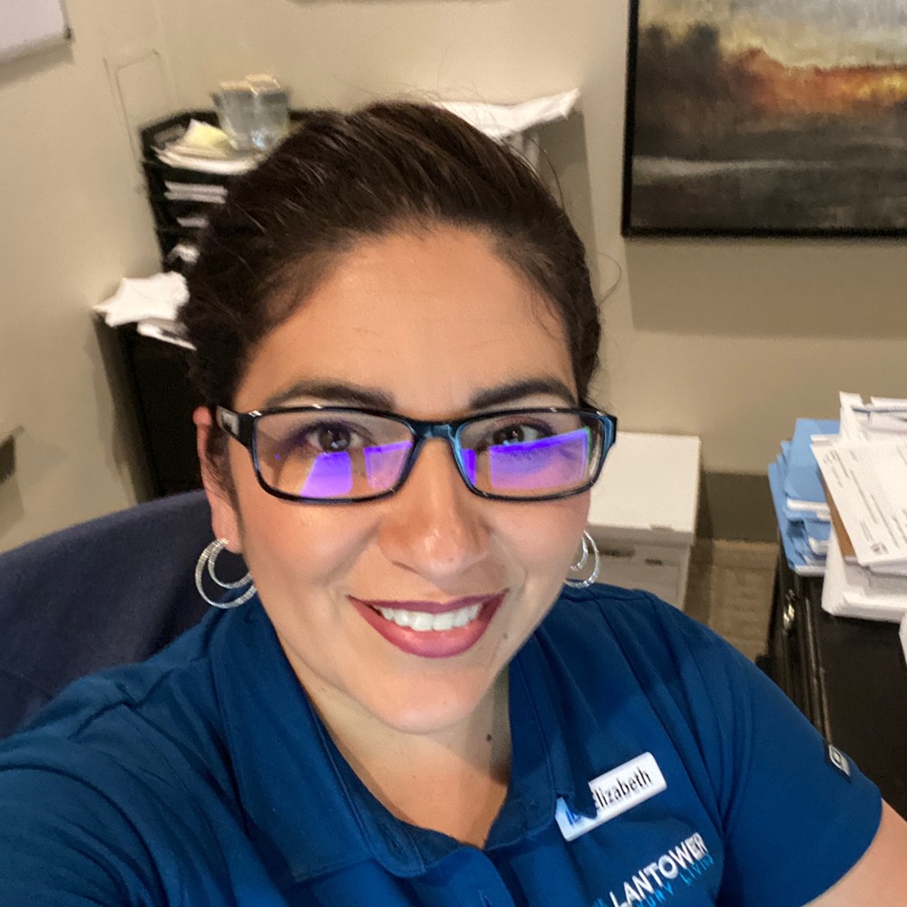 Meet your Posher, Elizabeth